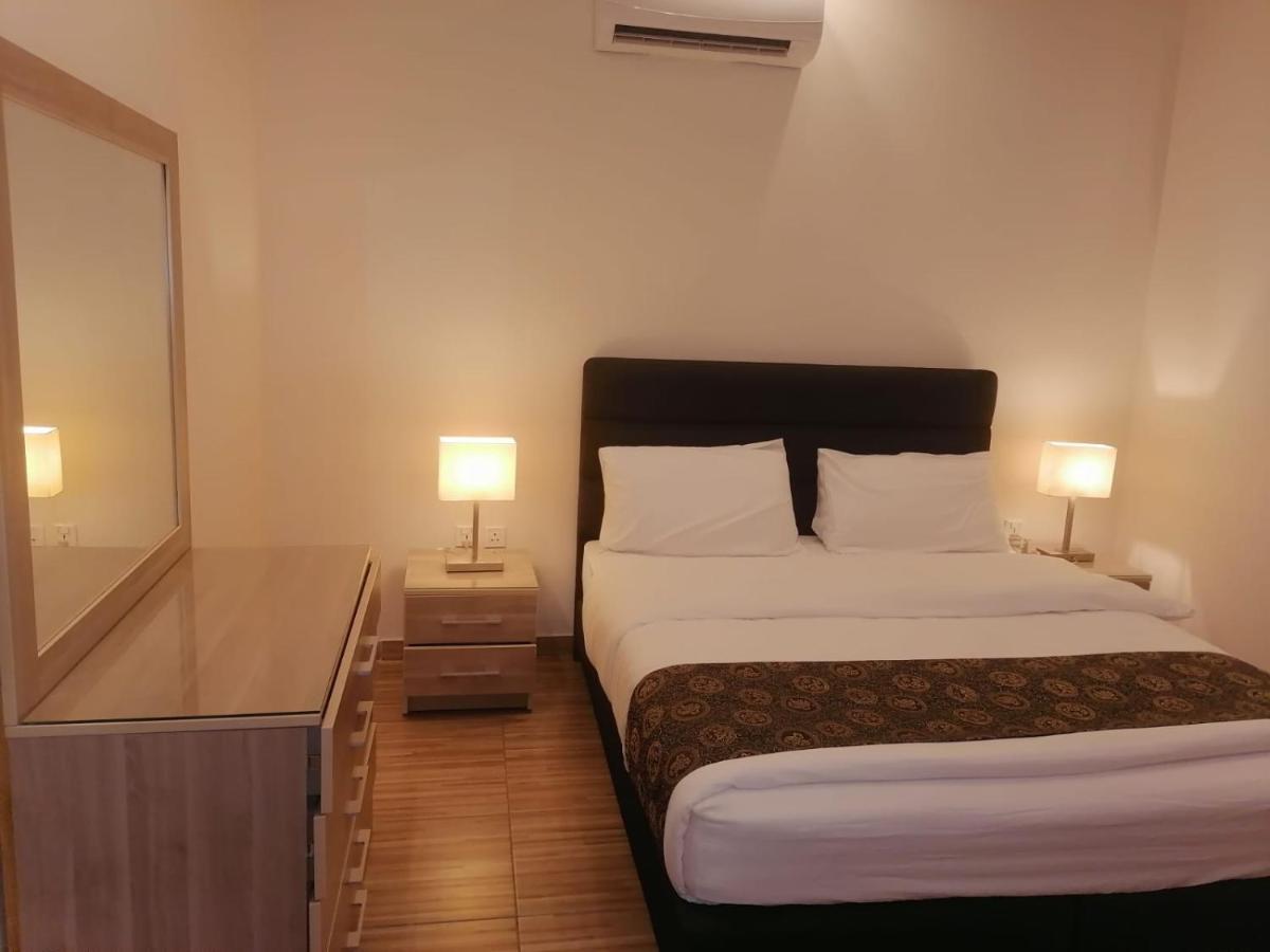 Al-Ahlam Hotel Apartments Aqaba Esterno foto
