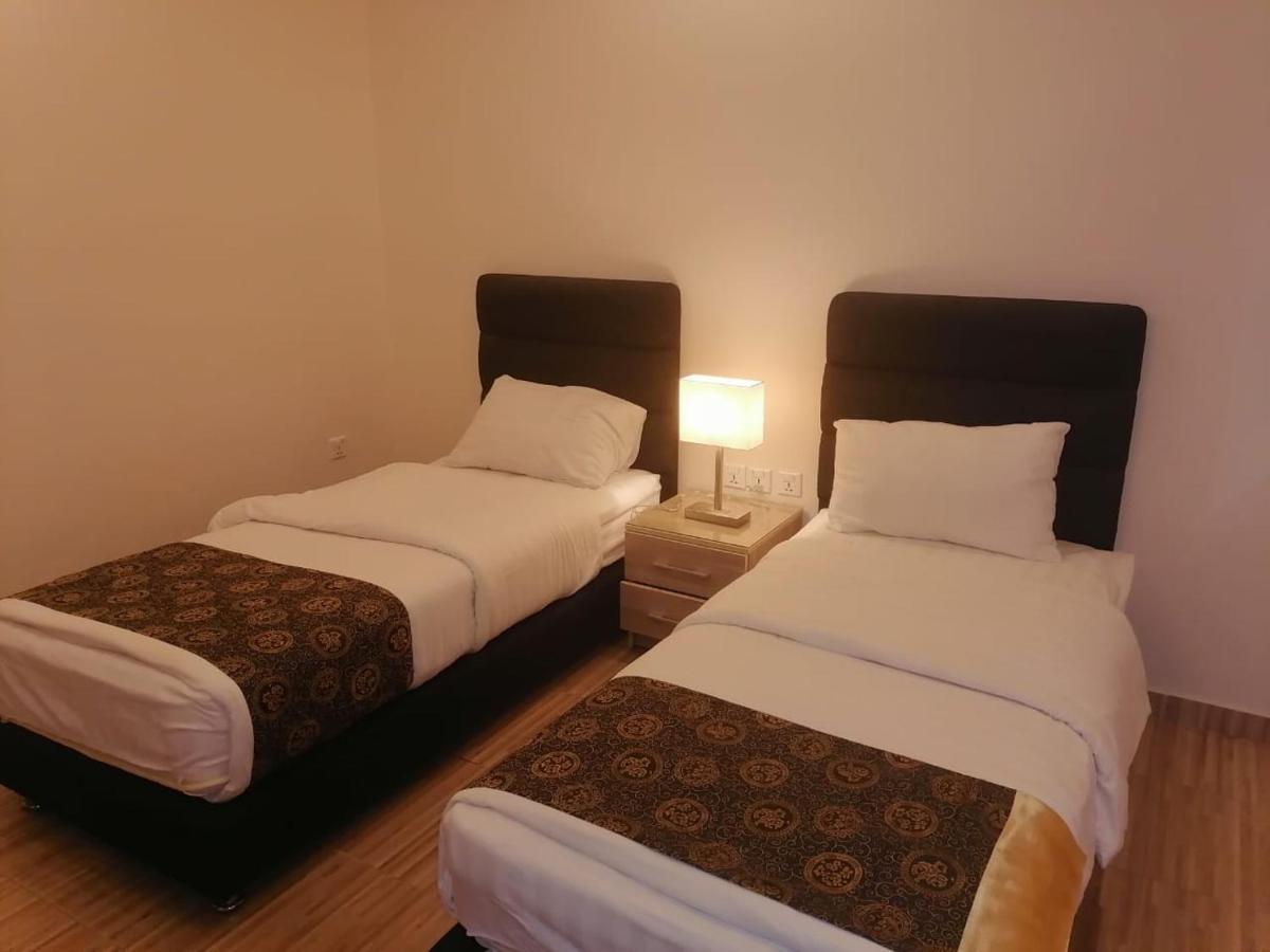 Al-Ahlam Hotel Apartments Aqaba Esterno foto
