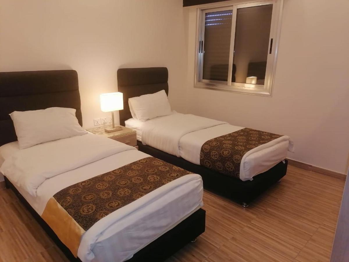 Al-Ahlam Hotel Apartments Aqaba Esterno foto